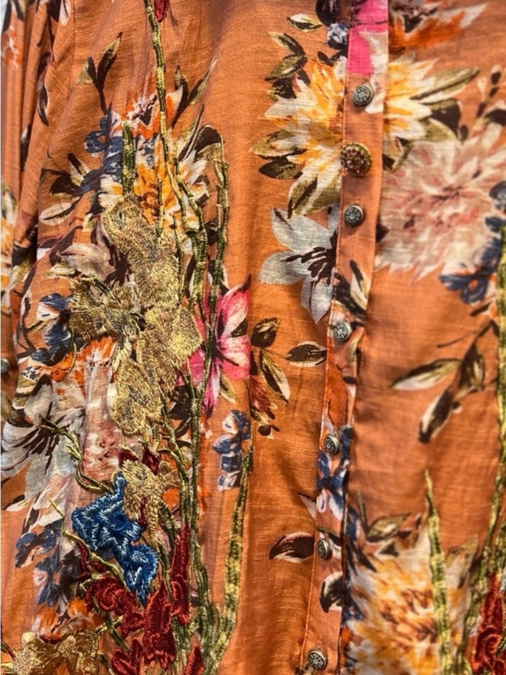Arrata Silent Journey Mulitcolor Gardenia Embroidered Floral Blouse NWT - Picture 4 of 7